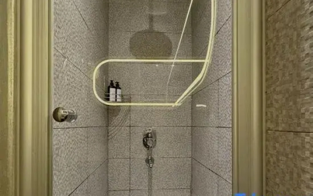 Taksim Square—1BR Deluxe Suite 04