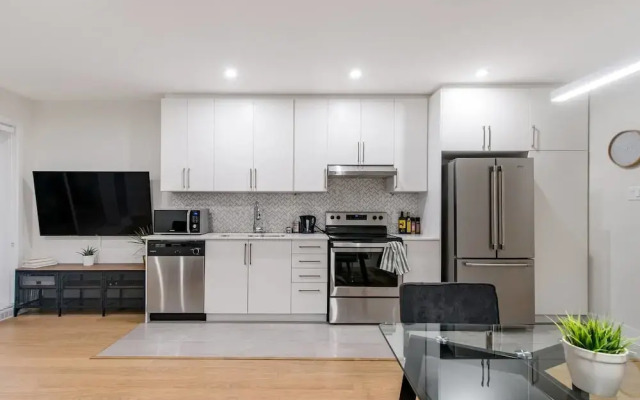 Cool and Comfortable 2 Bedroom Den