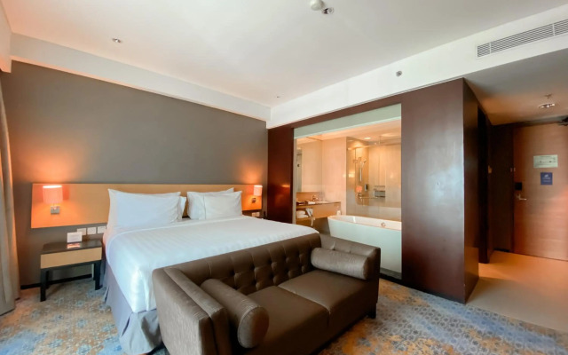 JS Luwansa Hotel and Convention Center