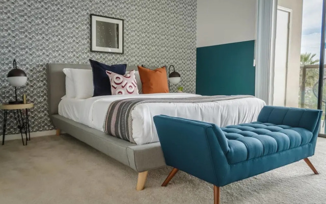 New! Central 2br/2ba Phoenix Apt by Domio