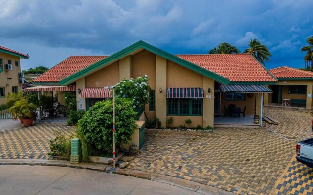 Tranquil 2BR 2BA in Gated Community Great Location