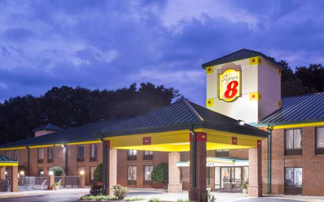 Super 8 by Wyndham Spartanburg/I-26 Exit 22