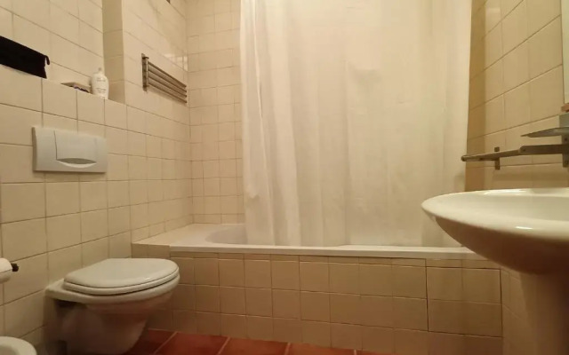 Quinta Gomeira by Amandio Batista