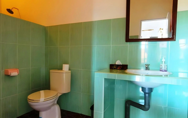Warung Ary & Home Stay