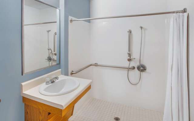 WoodSpring Suites Pharr