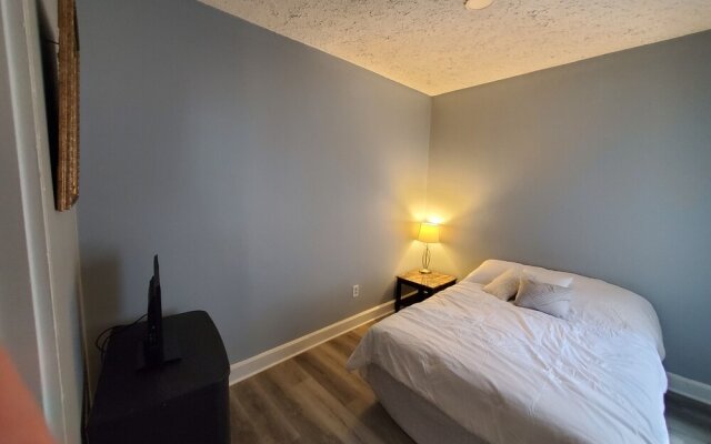 "unbeatable Location! Minutes to Downtown Perfect for Families or Business!!"