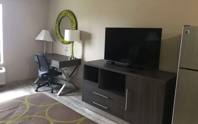 Super 8 by Wyndham Pascagoula