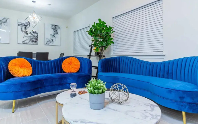 Elegant Pasadena Retreat Prime Comfort Awaits