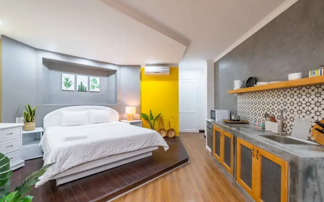 Chin Stays - Hotel and Apartment