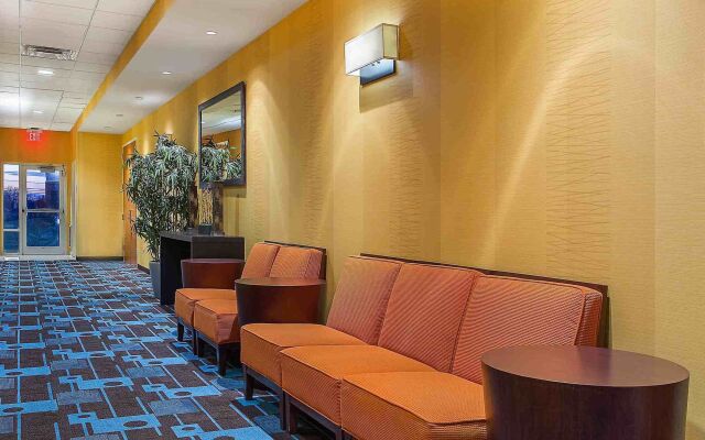 Fairfield Inn & Suites by Marriott Louisville East