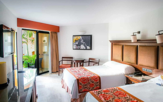 Crowne Plaza Brussels Airport by IHG