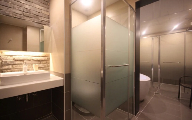 Busan Yeonsan-dong Oops