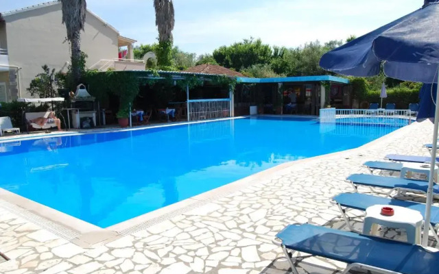 Alexandros Studios Apartments