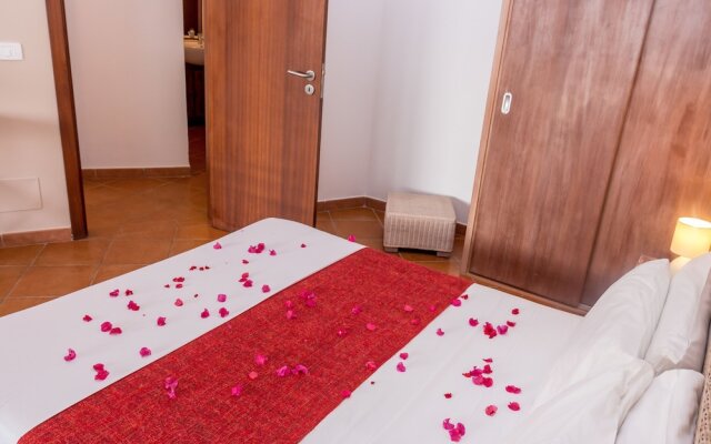 AJP Holidays - Porto Antigo 2 Beachfront Apartment