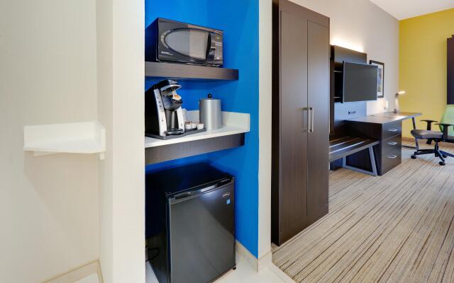 Holiday Inn Express Hotel & Suites Cleburne by IHG