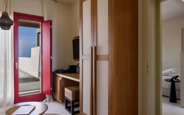 Potnia Theron Suites