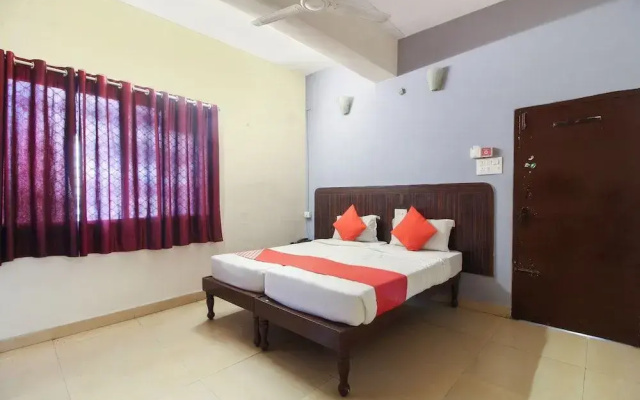 OYO 70733 Hotel Regal