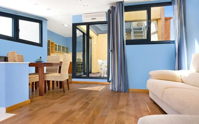 Apartment - 3 Bedrooms with Sea views - 107161