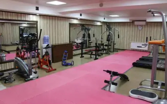 Отель Zargaron Plaza