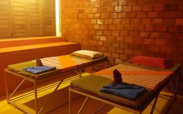 Sunshine Inn Resort