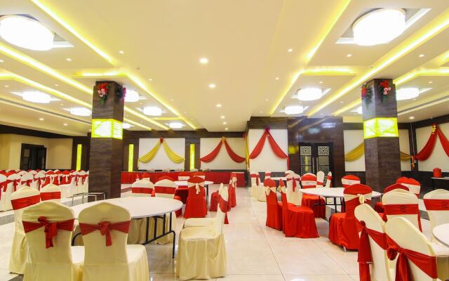 OYO 13482 Hotel Moments