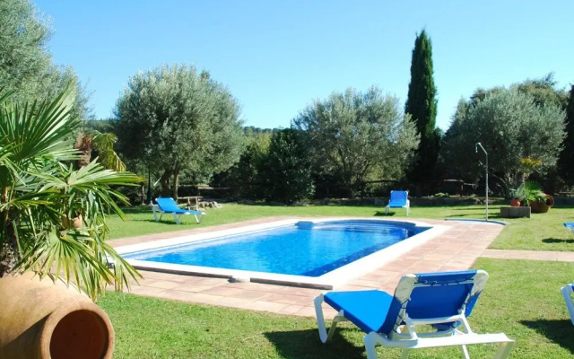 Spacious Villa in Romanya de la Selva with Swimming Pool