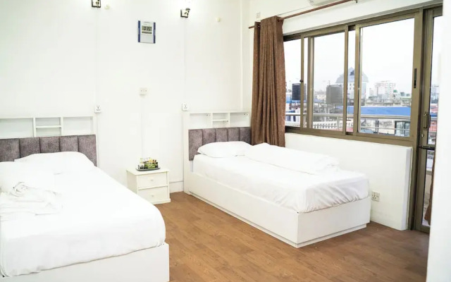 Aarya Wellness & Hostel