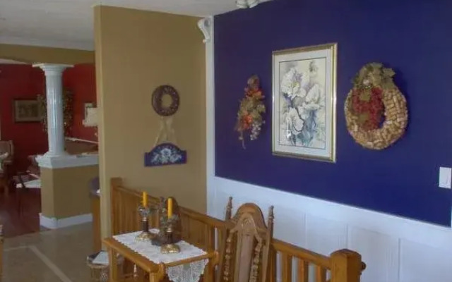 7 Acres Bed & Breakfast