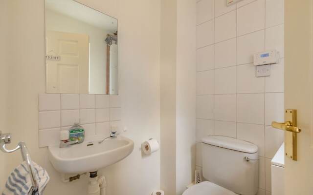 4 Aldelyme Court