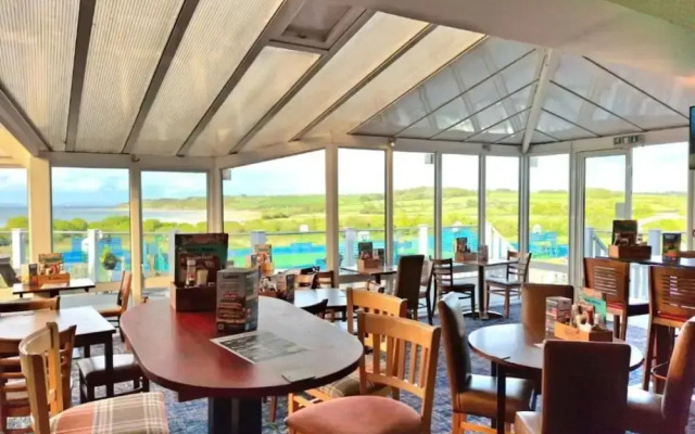 Thorness Bay - 3-bed Cabin - Sleeps 6 - Petsok