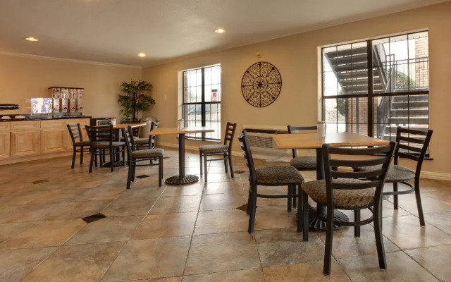 Americas Best Value Inn & Suites-DeSoto/South Dallas