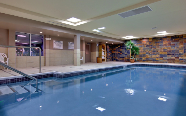 Holiday Inn Express & Suites Chatham South, an IHG Hotel