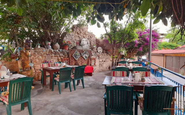 Antonios Motel