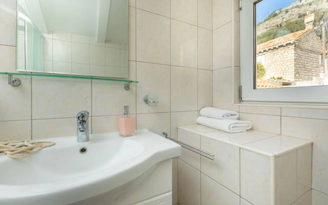 Hedera Estate, Hedera A19