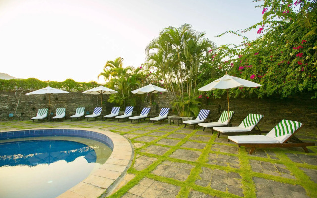 Shangri-La Village Resort