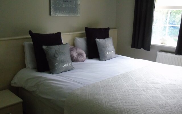 The Avenue Hotel