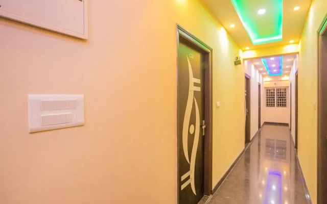 Oyo 28119 Omkar Global Inn