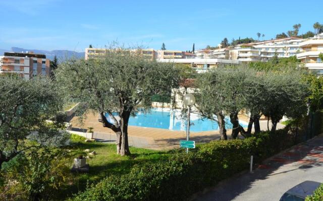 Appartement 5 personnes avec piscine sur la Corniche Fleurie à Nice