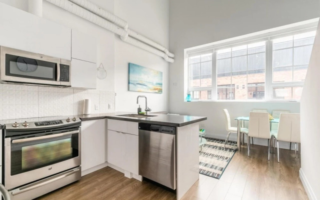 2Br Amazing Loft Free Parking Gym