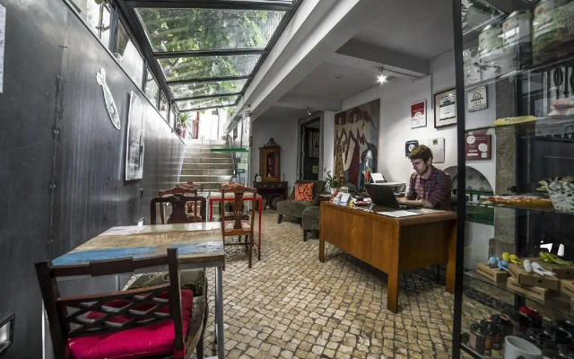 Casa do Bairro by Shiadu