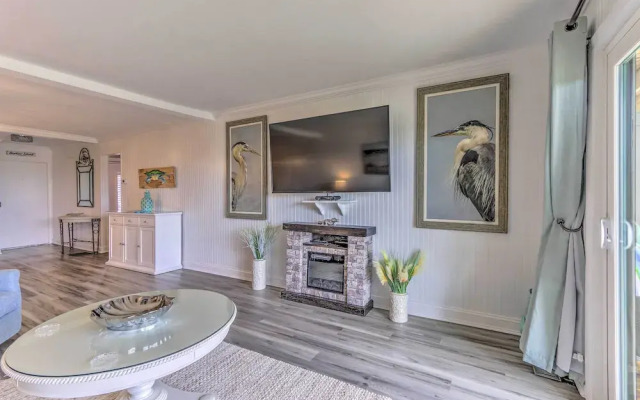 Harbor Island Beach Retreat - Steps to Ocean!