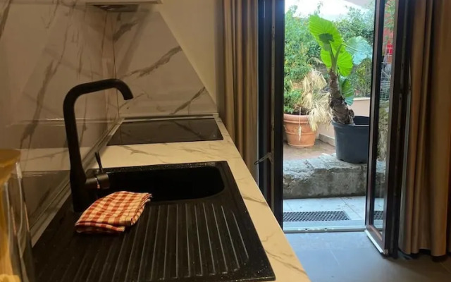 Exclusive 2-Bed Villa 5 min to Colosseum