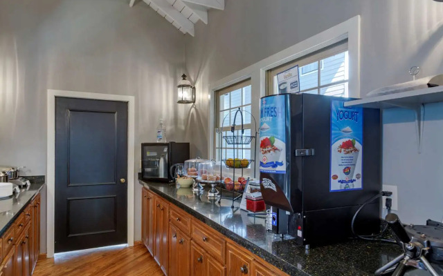 Best Western Plus Como Park Hotel