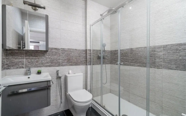 Madika Homes Luxe Apartment in Mill Hill