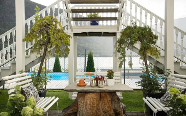 Hofslund Fjord Hotel