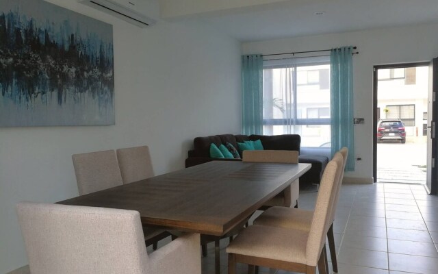 Pu-kka House By Perlitas Home