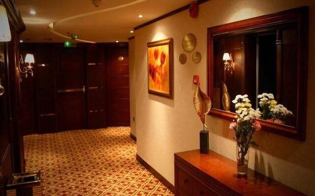Trianon Royal Hotel