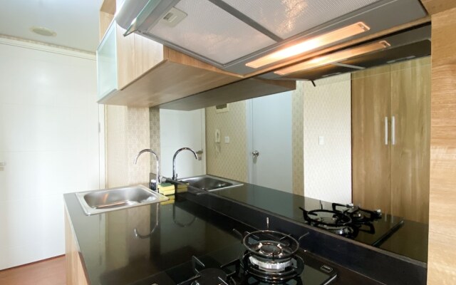 Cozy Stay Studio Room At Springlake Summarecon Bekasi Apartment