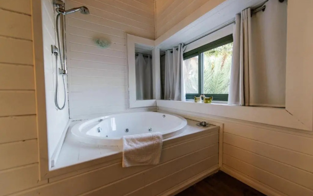 Somewhere - Chalets in the Arava