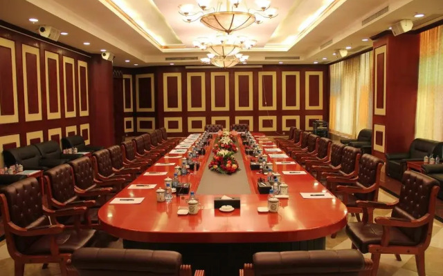 Qinghua Business Hotel